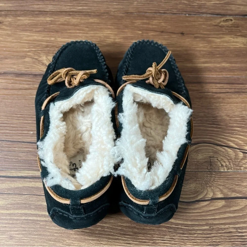 UGG Dakota Black Suede Slippers Moccasins Size 4Y Shoes